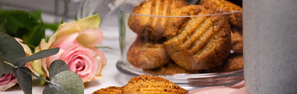 Glutenfria hasselnötskakor utan socker