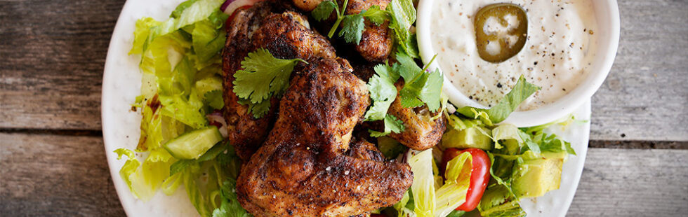 Mexkryddade kycklingvingar med jalapeñodipp
